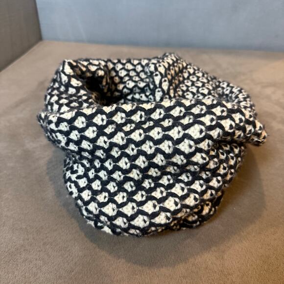 J. Crew Black White Honeycomb Knit Infinity Scarf Lambswool Cashmere - Picture 7 of 7